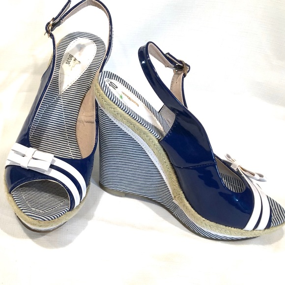 Blue/White Wedge Platform Sandal 10 - Picture 2 of 4